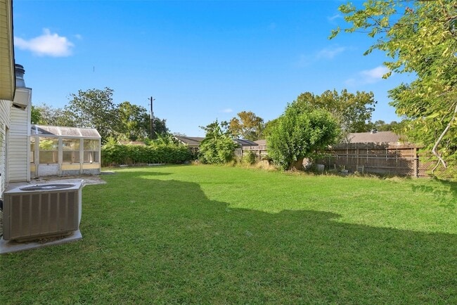 Building Photo - 7138 Mobud Dr