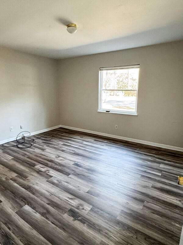Building Photo - 1804 Kings Chapel Rd
