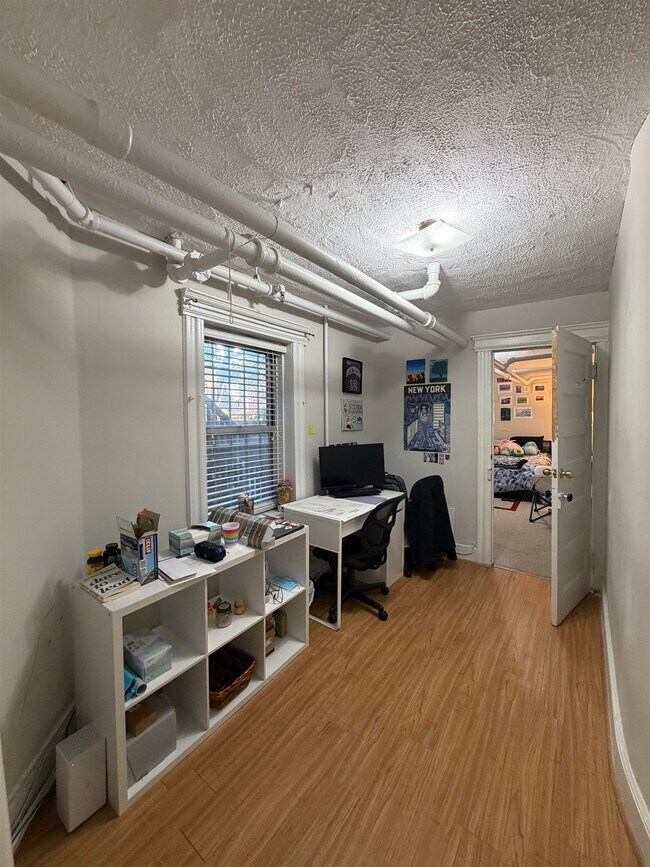 Building Photo - 710 Hudson St