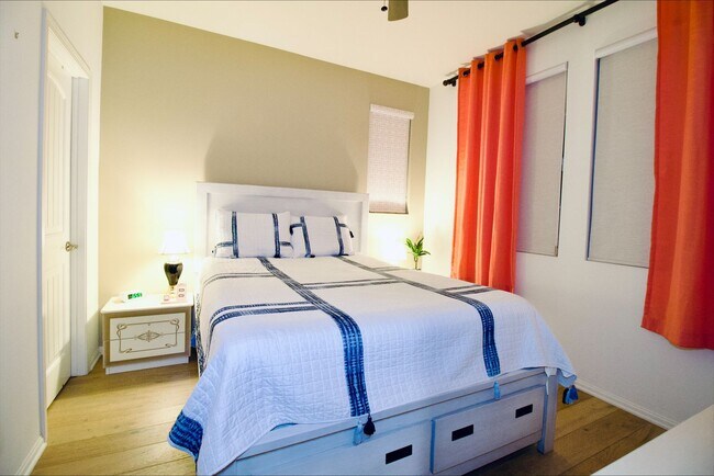 Building Photo - Former MODEL HOME | Great Location