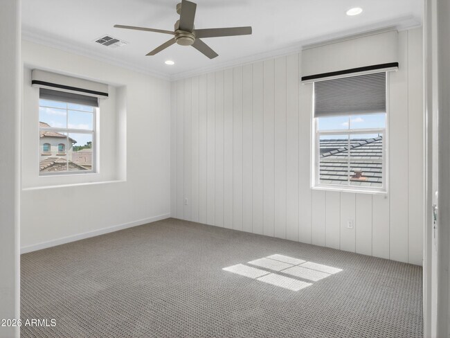 Building Photo - 2141 E Flamingo Way