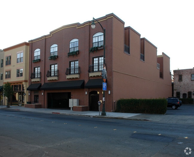 Primage Image - 110 5th St