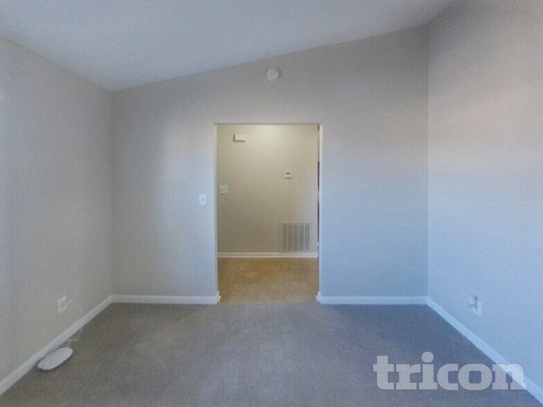 Building Photo - 7447 Edenberry Way