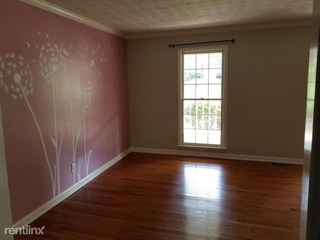 Building Photo - 4 br, 2 bath House - 661 i Deer Oaks Drive