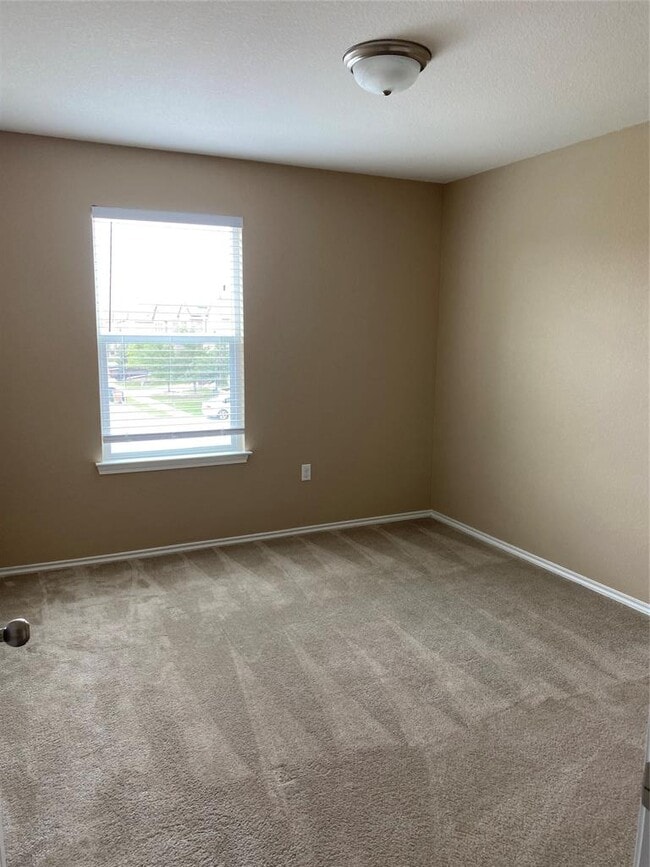 Building Photo - 1729 Arial Dr