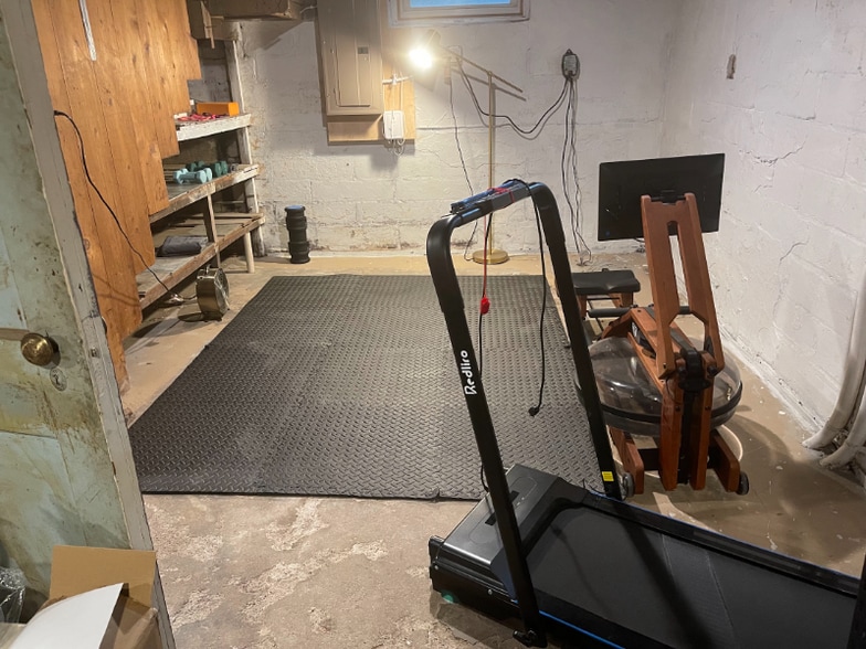 Building Photo - 1139 Maryland Ave E