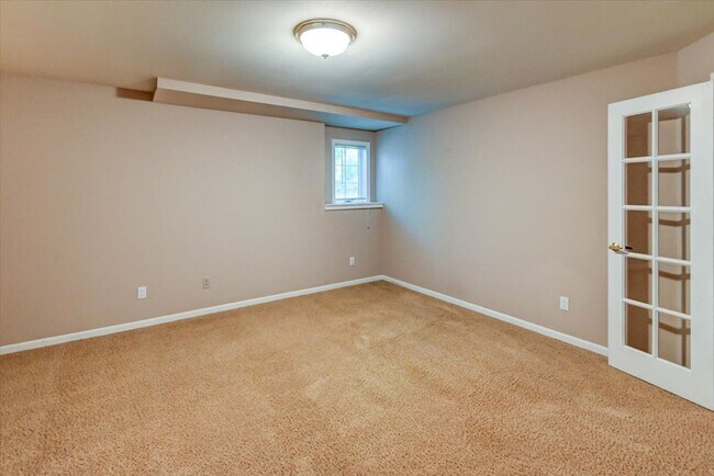 Building Photo - Beautifully updated 4 bedroom home in Southbridge, Waunakee