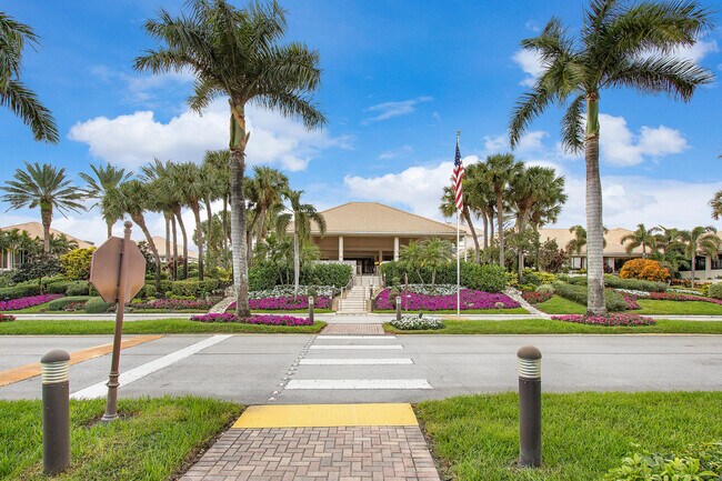 Building Photo - 5 Westgate Ln