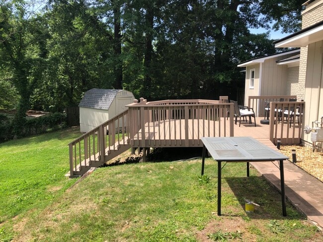 Building Photo - 5438 Brookview Dr