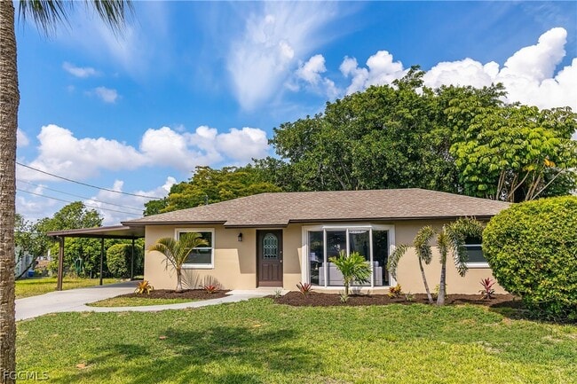 Building Photo - 1003 April Ln