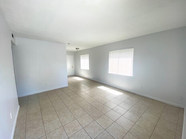 Building Photo - 217 57th Ave E