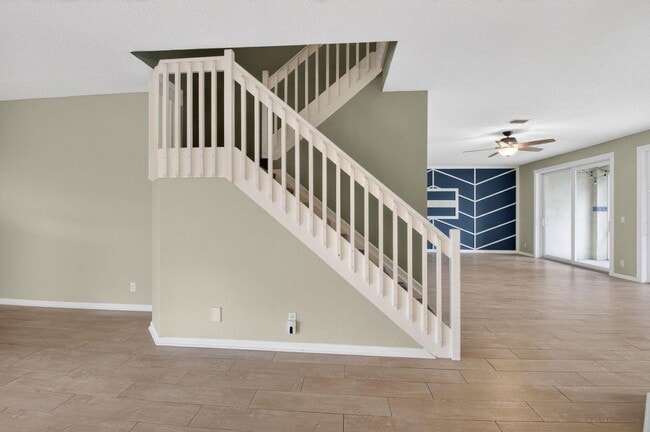 Building Photo - 18196 Clear Brook Cir