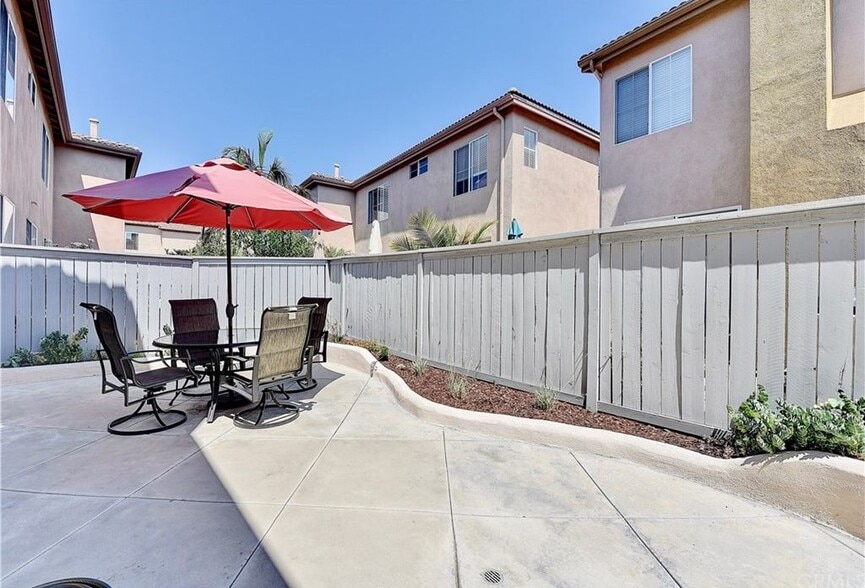 Building Photo - 20 Trofello Ln