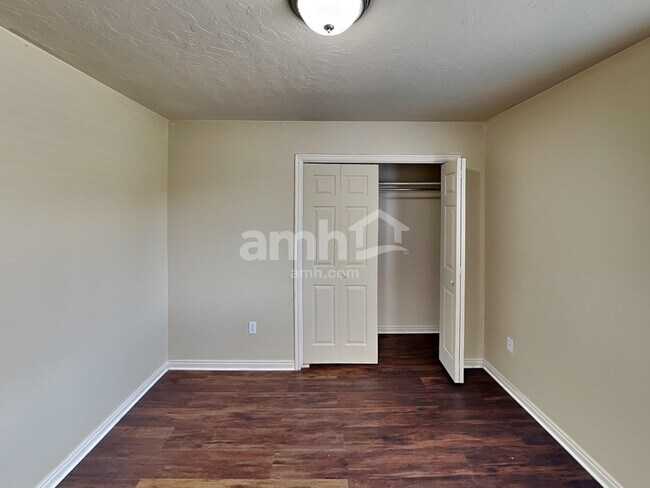 Building Photo - 339 W 2450 N