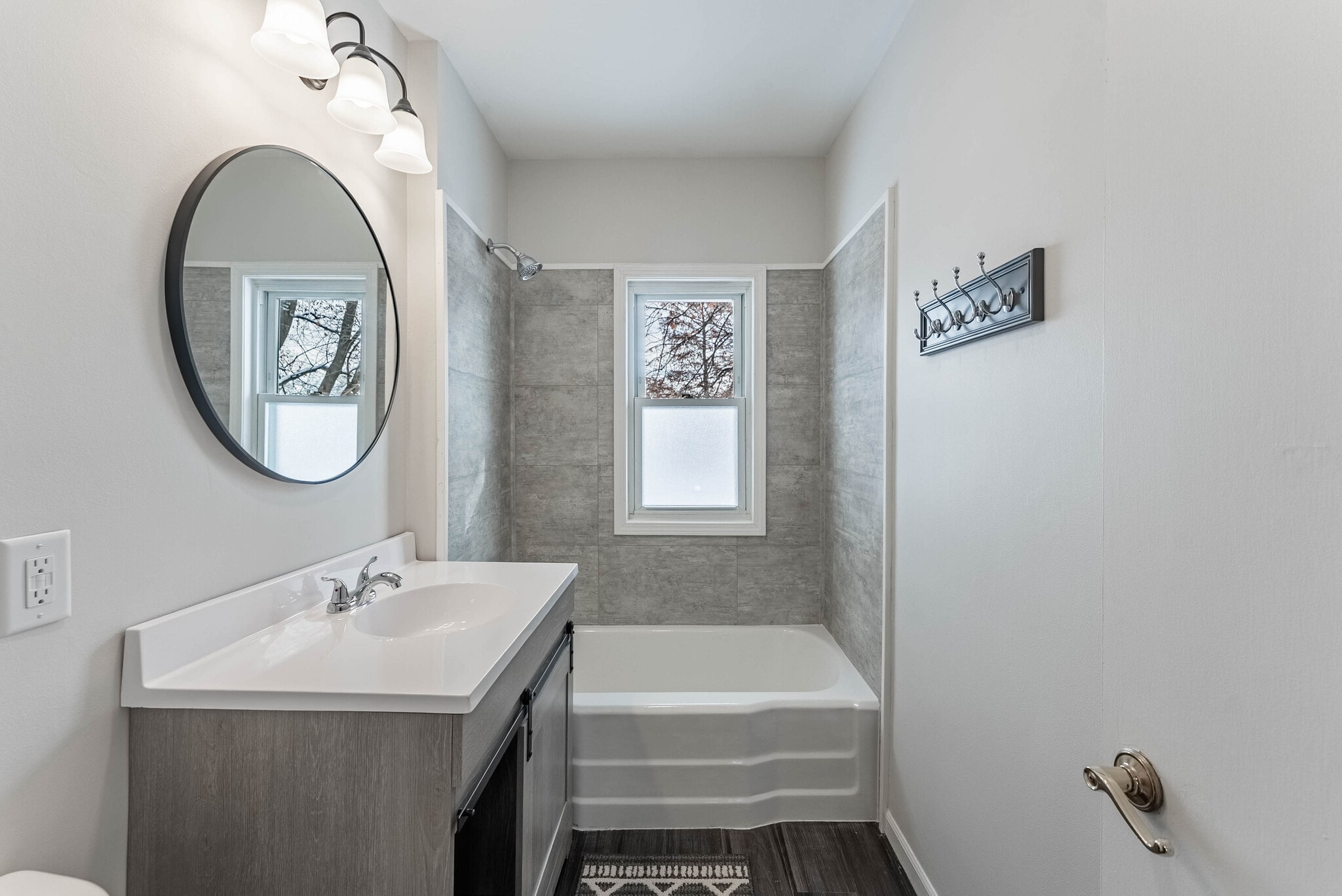 Building Photo - 125 S Main St