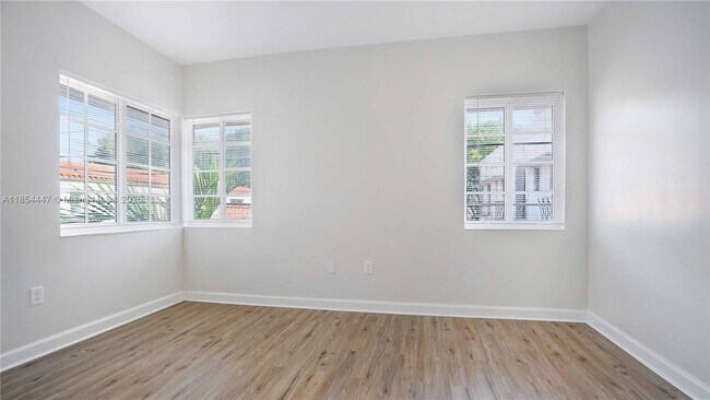 Building Photo - 540 15th St