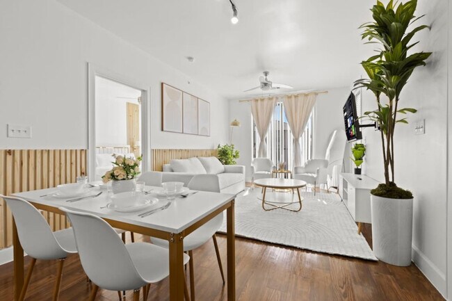 Building Photo - 5250 Town and Country Blvd