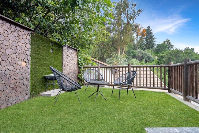 Building Photo - 11354 Sunshine Terrace