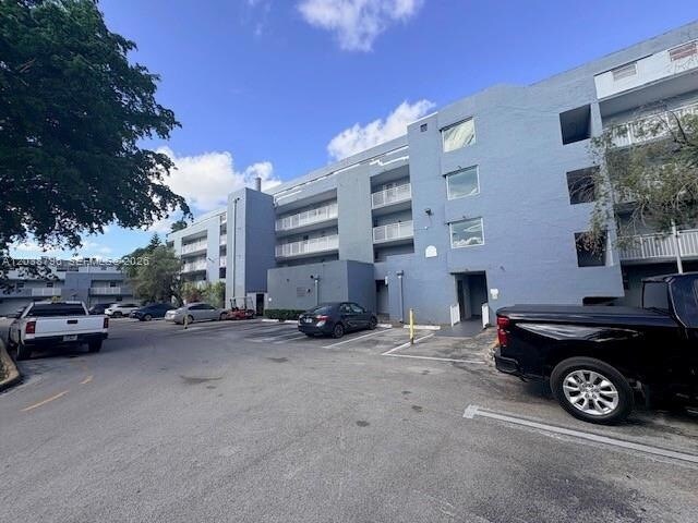 Building Photo - 9375 Fontainebleau Blvd