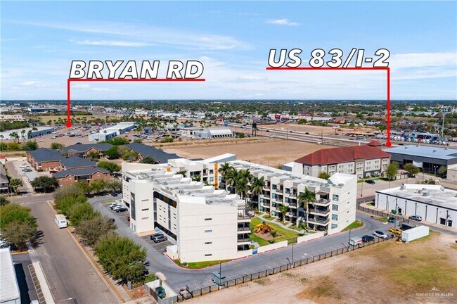 Building Photo - 26 Travis St