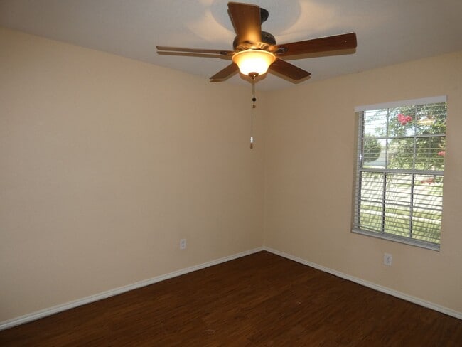 Building Photo - 652 Rosario Ln