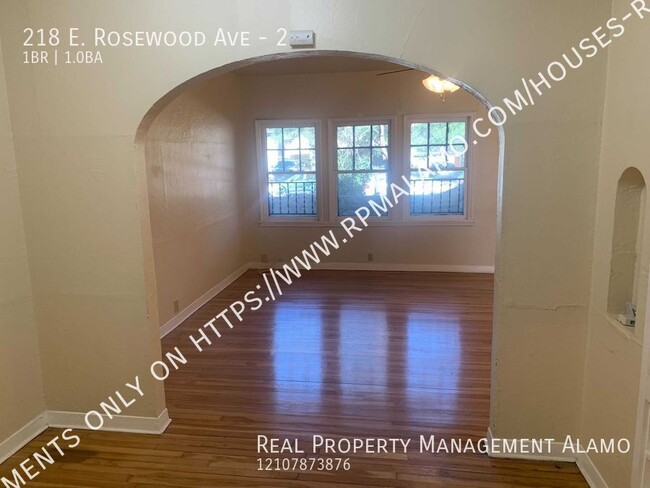 Building Photo - 218 E Rosewood Ave