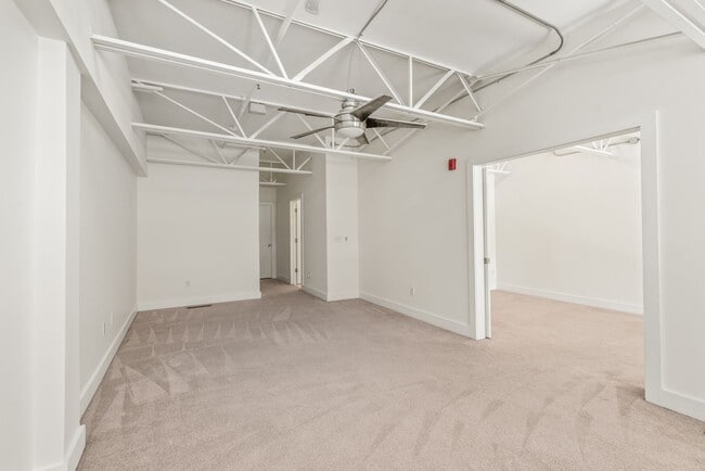 Building Photo - The Gallery Lofts, 2 Bedroom Condo minutes...