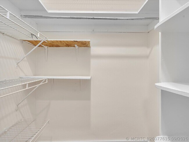 Building Photo - 2020 NE 51st Ct