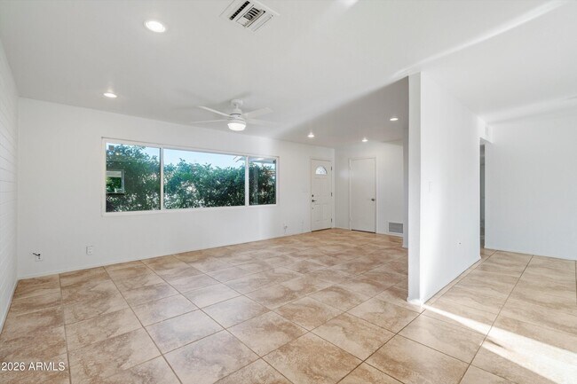 Building Photo - 2548 N 68th Pl