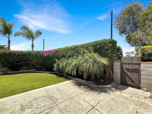 Building Photo - Beautiful 4BD/3BA House in Clairemont W/ A...