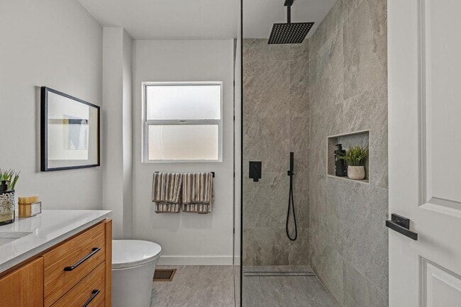 Building Photo - 4730 Melrose Ave