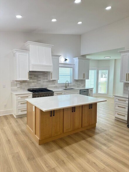 Building Photo - 2894 Sterling Dr NW