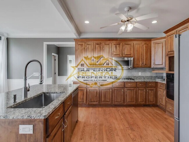 Building Photo - 116 Winding Wood Cir