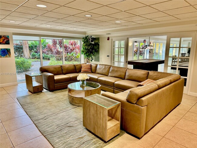 Building Photo - 151 NE 16th Ave