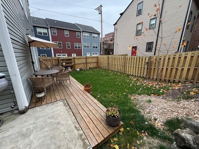 Building Photo - Beautifully Renovated 3BR Row Home in Deutschtown – Spacious, Modern & Incredible Location