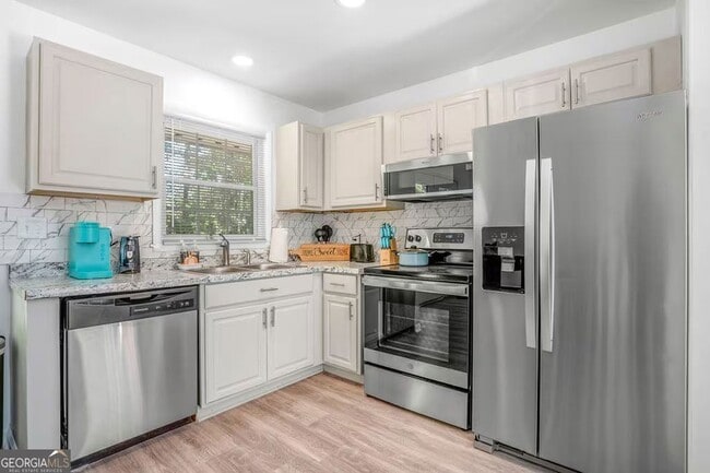 Building Photo - 6741 Gano Dr