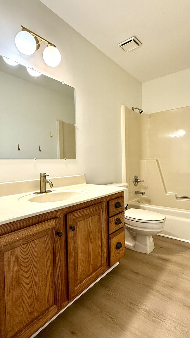 Building Photo - 1803 Lexington Trce