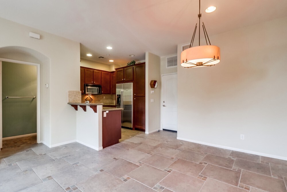 Building Photo - 2174 Desert Hare Ct