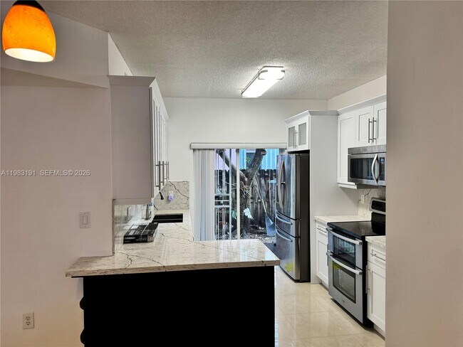 Building Photo - 8025 Lake Dr