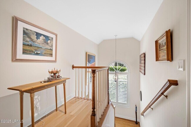 Building Photo - 32 Sparrow Nest Point