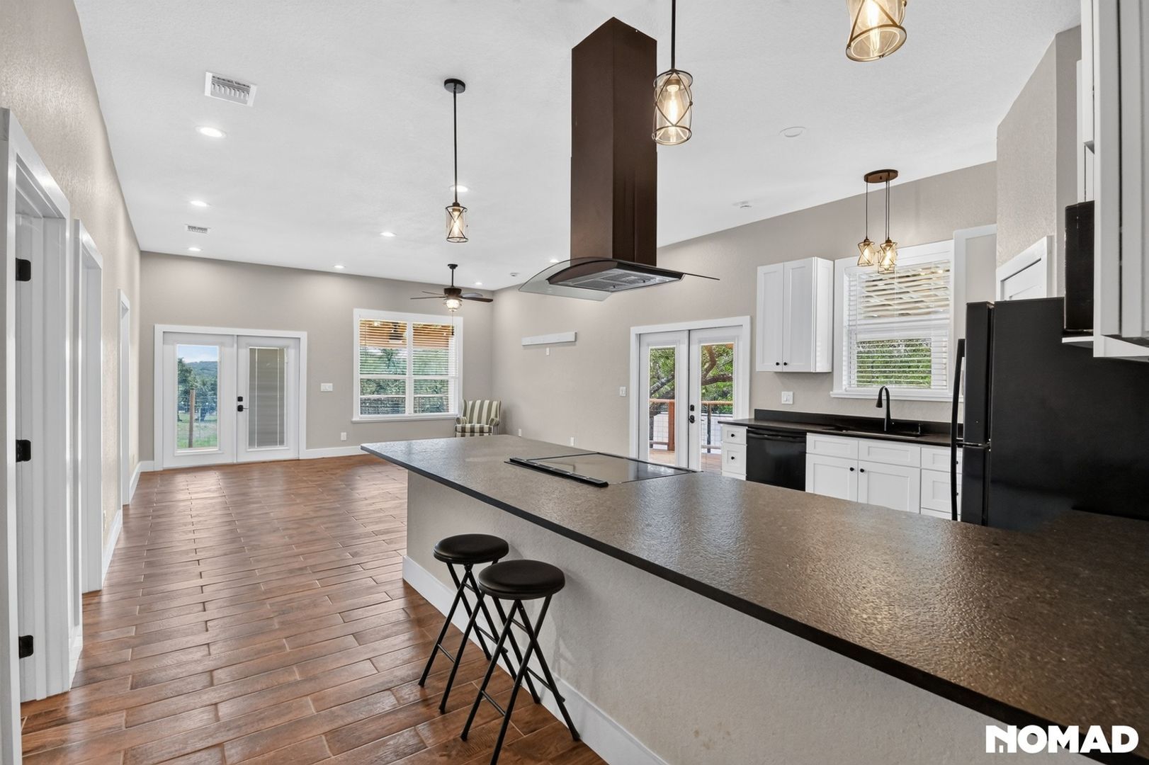 Building Photo - 1130 Circle Acres