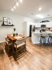 Building Photo - 3999 John Sharp Dr