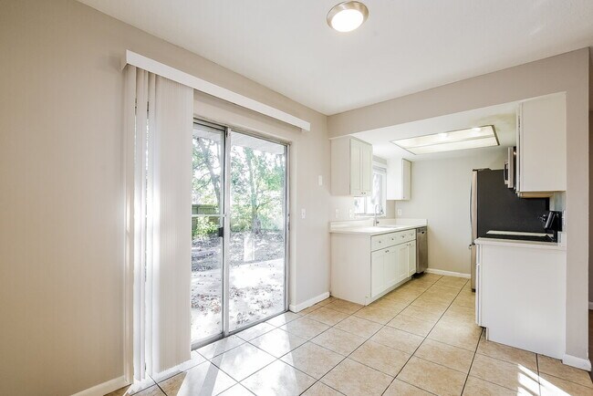 Building Photo - 9556 Brimton Dr