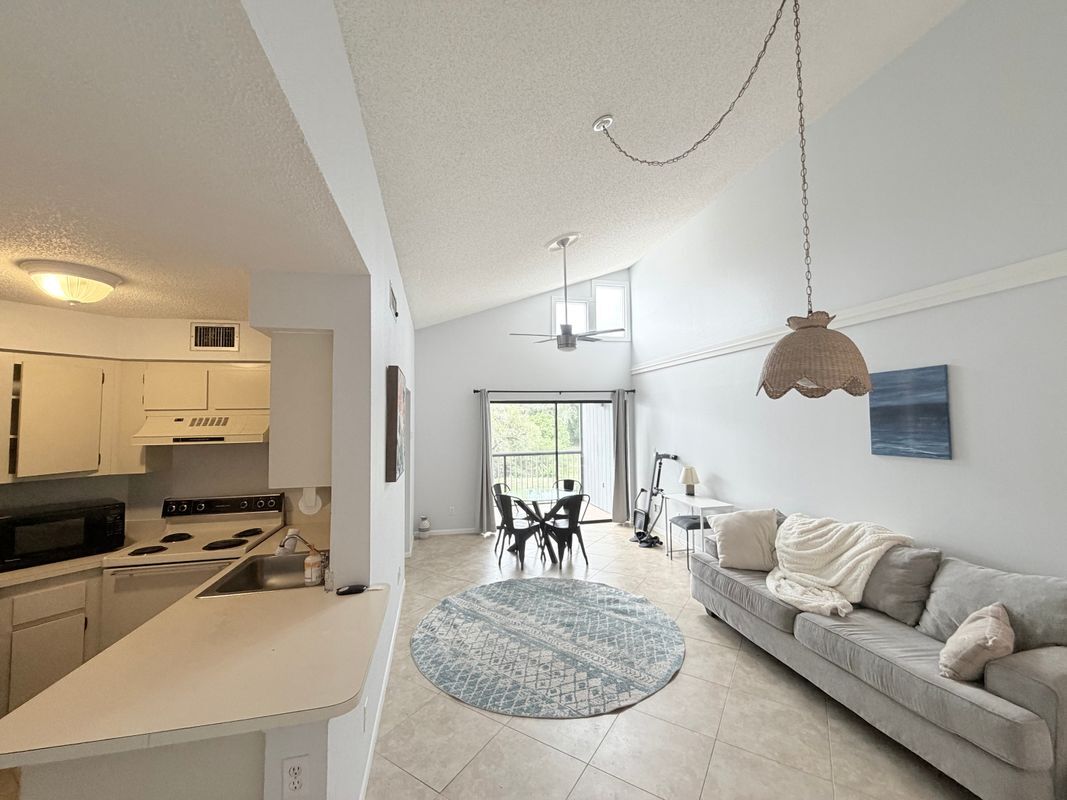 Building Photo - 3914 Atrium Dr