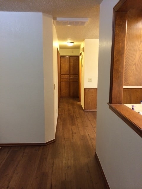 Building Photo - 2108 Meench Dr
