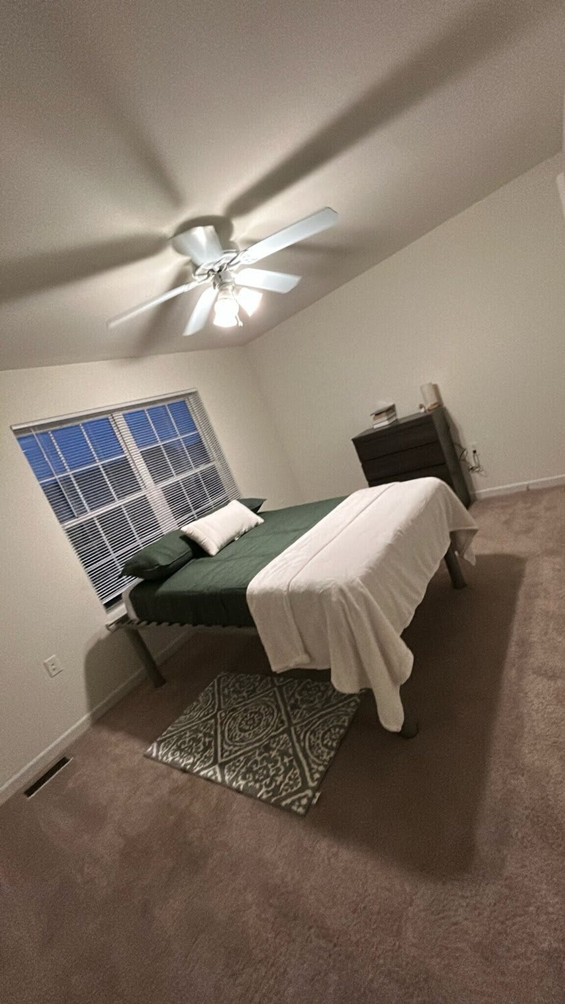 Building Photo - 1051 Southern Dr