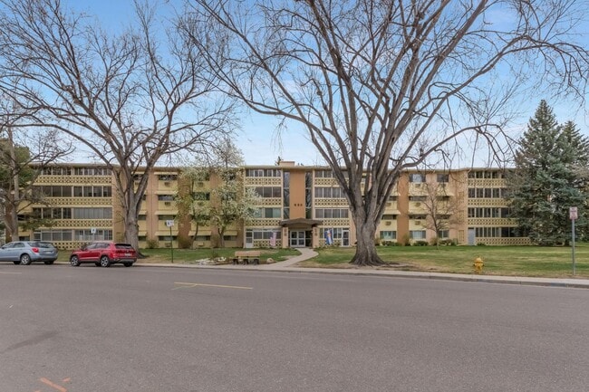 Building Photo - 650 S Clinton St