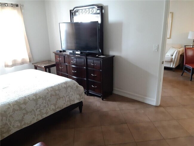 Building Photo - 1501 S Ocean Blvd