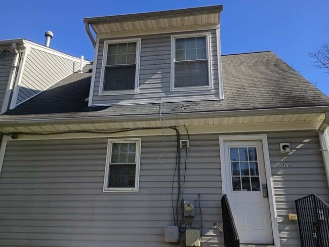 Building Photo - 2510 Kent Village Dr