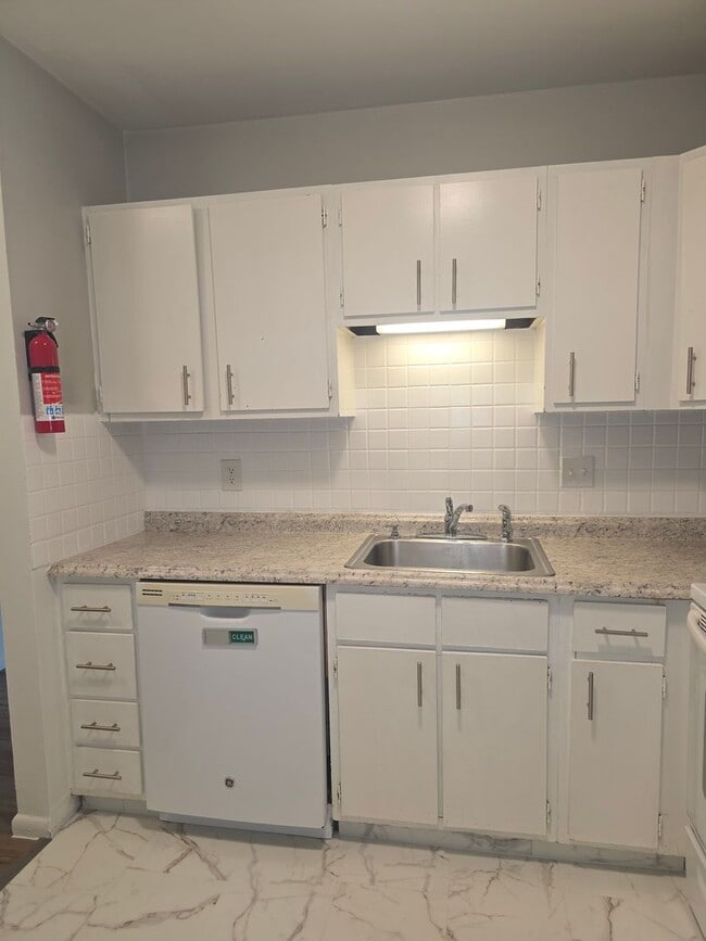 Building Photo - CONDO IN PIKE CREEK